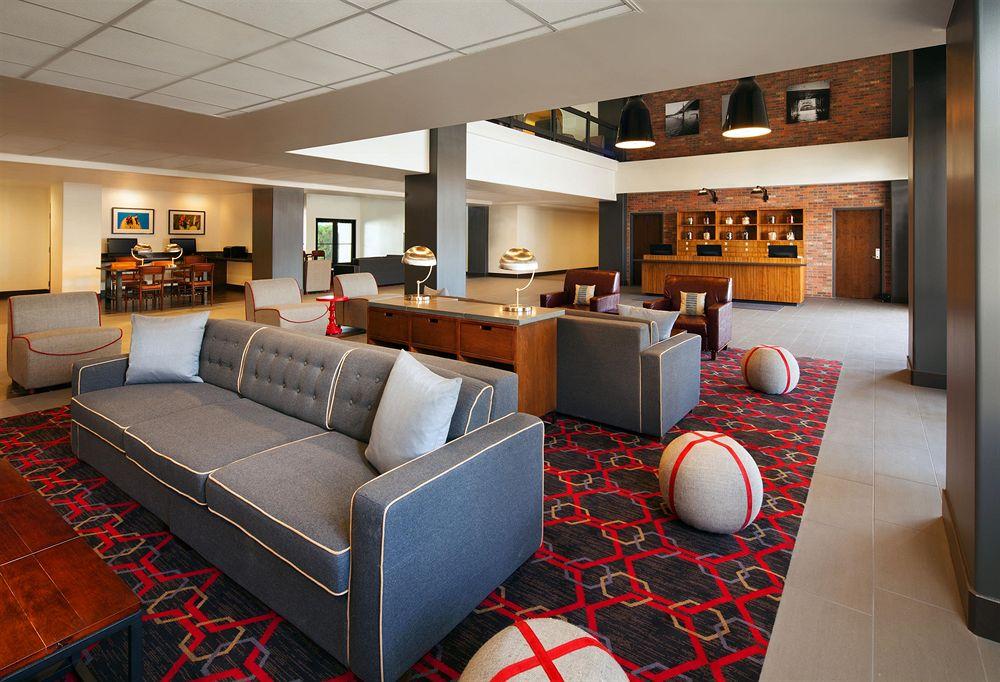 Four Points By Sheraton Phoenix South Mountain Exteriör bild