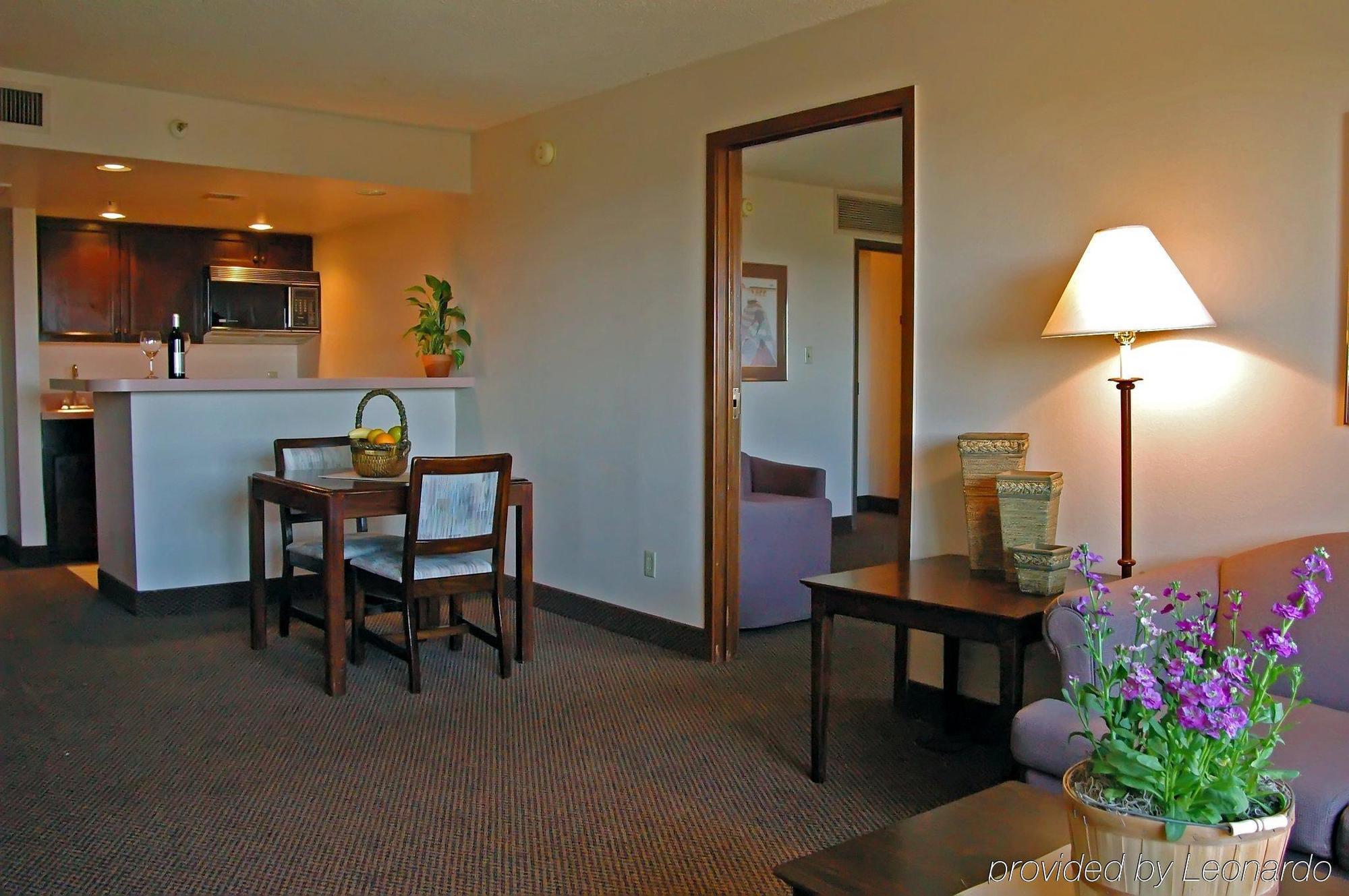 Four Points By Sheraton Phoenix South Mountain Exteriör bild