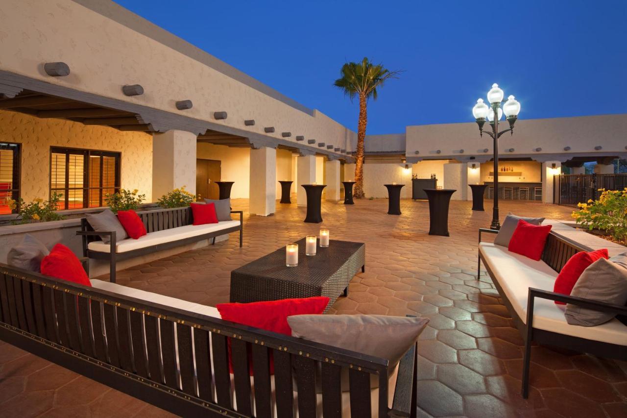 Four Points By Sheraton Phoenix South Mountain Exteriör bild