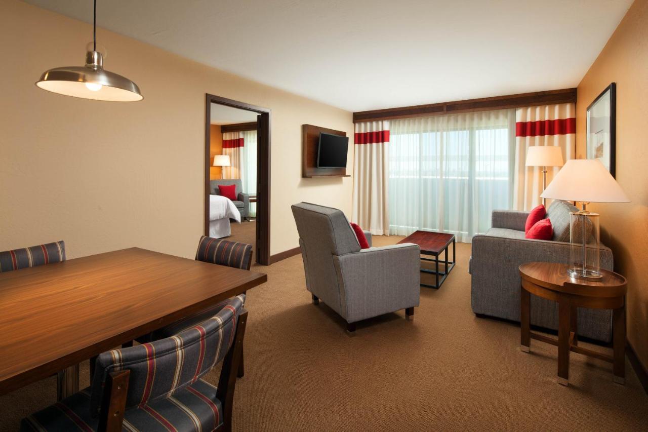 Four Points By Sheraton Phoenix South Mountain Exteriör bild